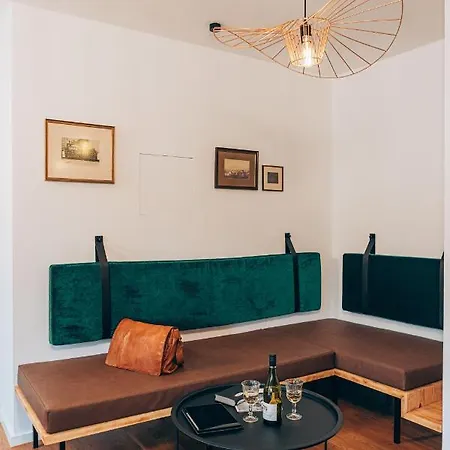 公寓式酒店 Weekly Boardinghouse Lohr